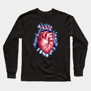 Listen heart, heart with headphones to listen to your music Long Sleeve T-Shirt